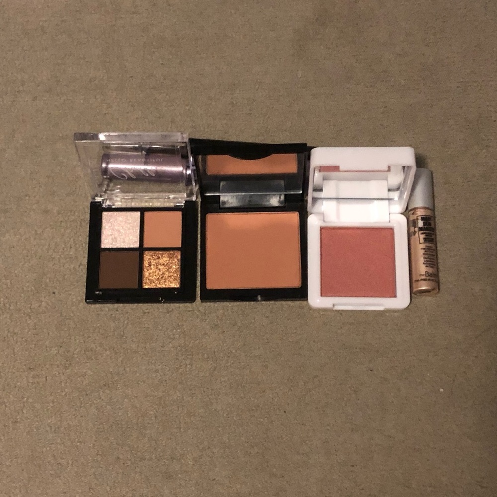 Makeup Bundle - Picture 2 of 3